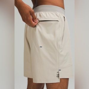 Lululemon License to train short Sz. XL NO Liner 7”